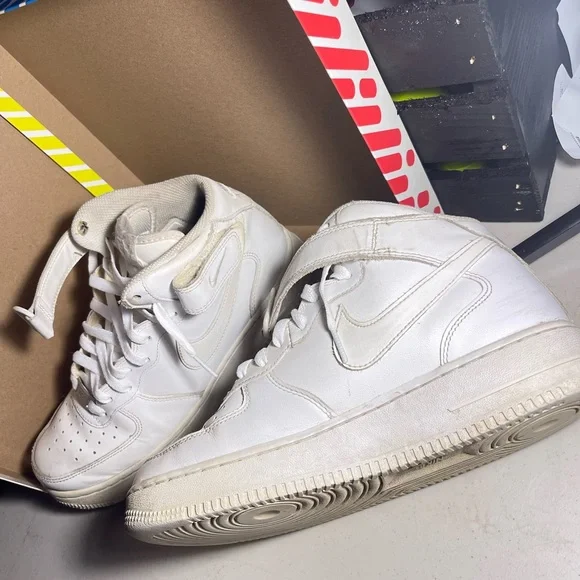 I have one pair of mid Air Force 1s and two pairs of vans I need the money fast